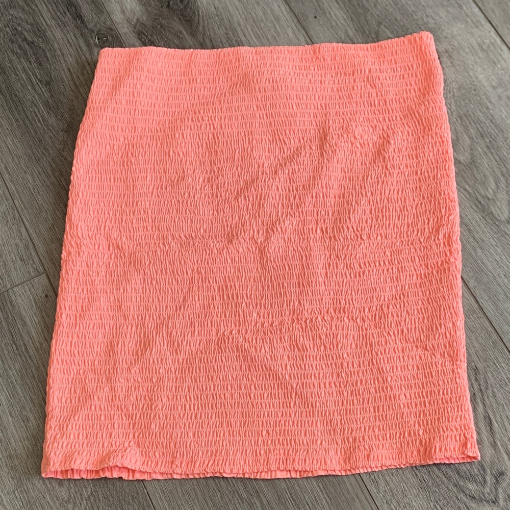 Haute monde stretchy coral skirt M